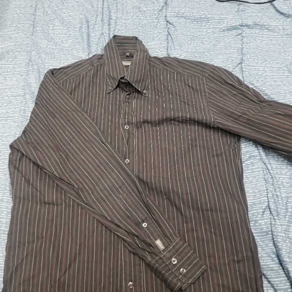 Variety of dress up style shirts - Picture 6 of 16